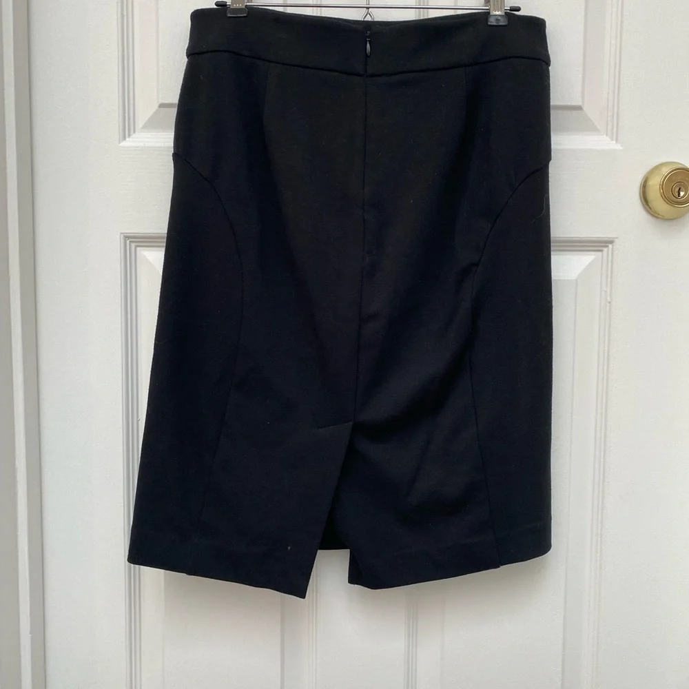 Michael Kors Elegant Black Pencil Skirt - Size 6